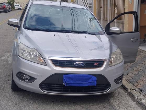 FORD FOCUS 2.0 GLX 16V GASOLINA 4P AUTOMÁTICO FORD FOCUS 2.0 GLX 16V GASOLINA 4P AUTOMÁTICO
